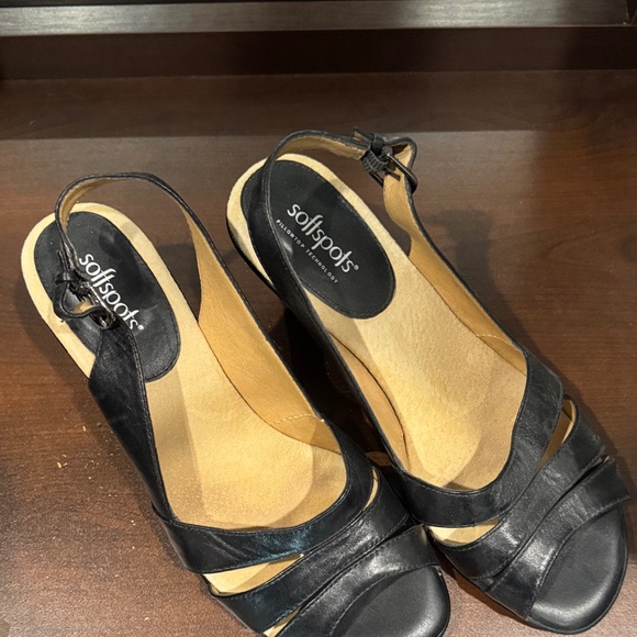 Softspots Women's Elegant Black Sandals - Picture 1 of 6
